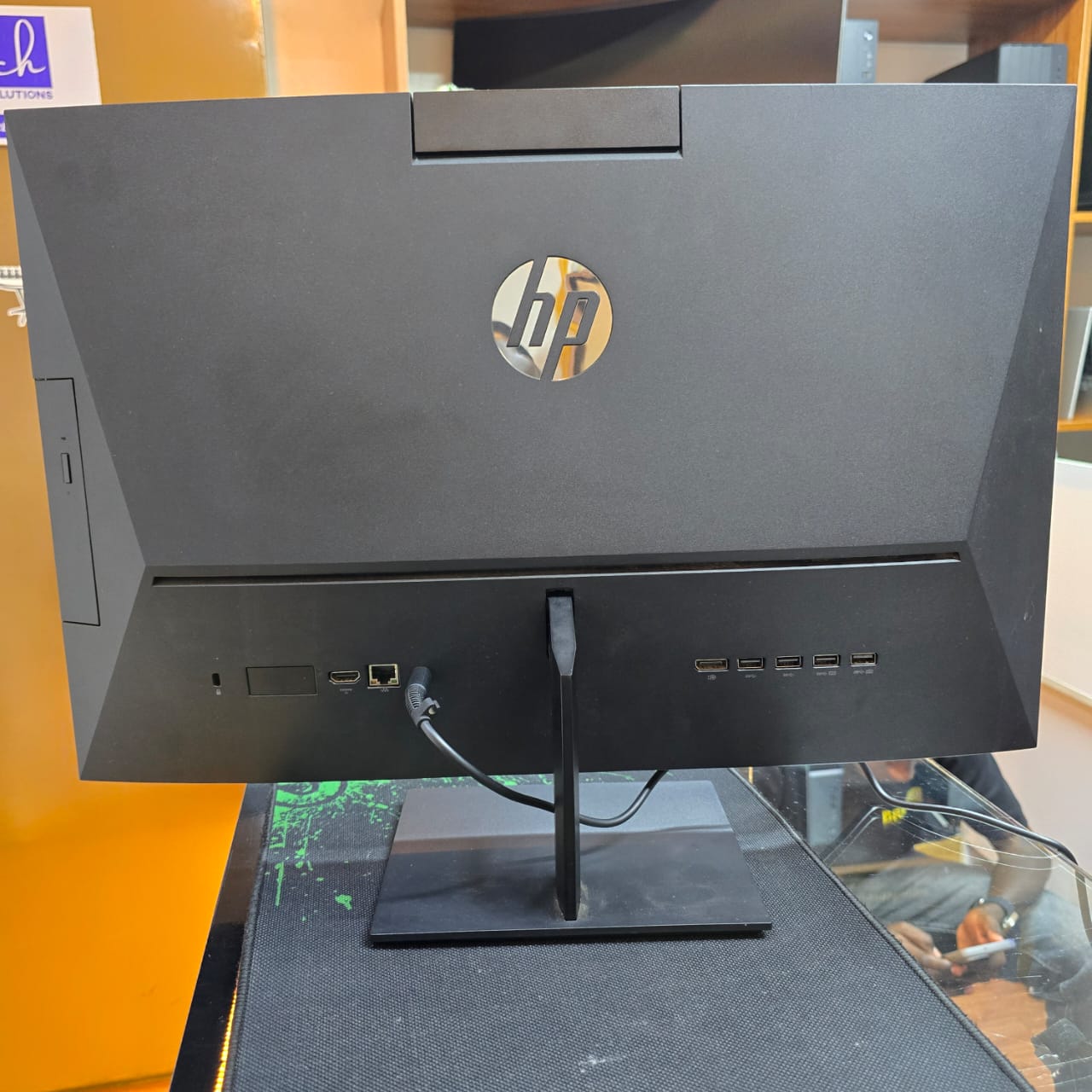 Hp pro one 440G6 8gb ram 512gb storage