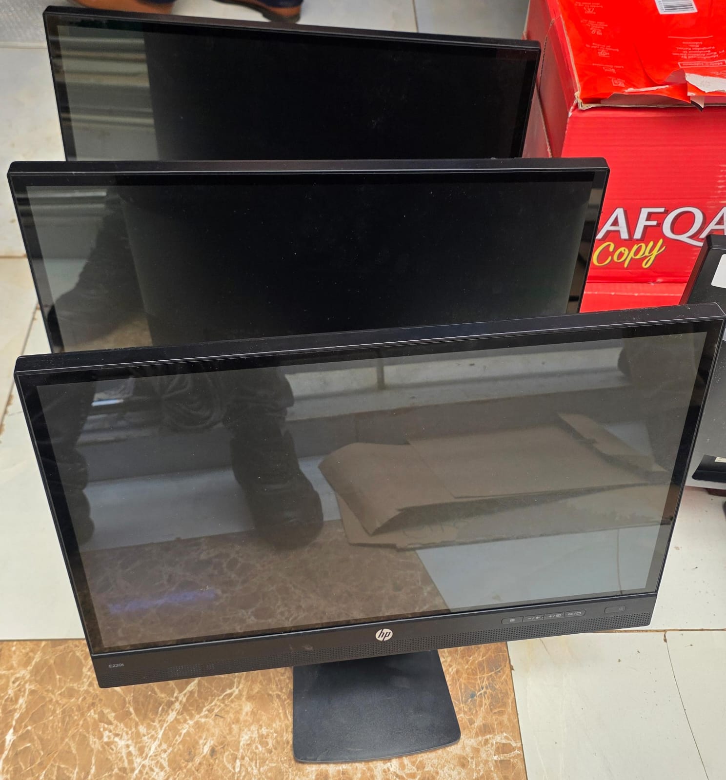 Hp E220t TFT\'s - MicroAple Computer Center