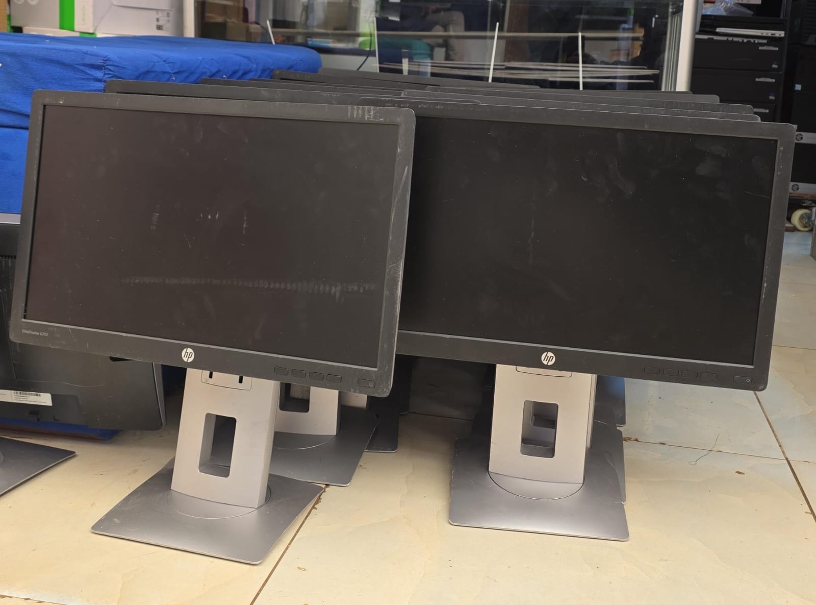 HP 23" Monitor  VGA, DISPLAYPORT AND HDMI