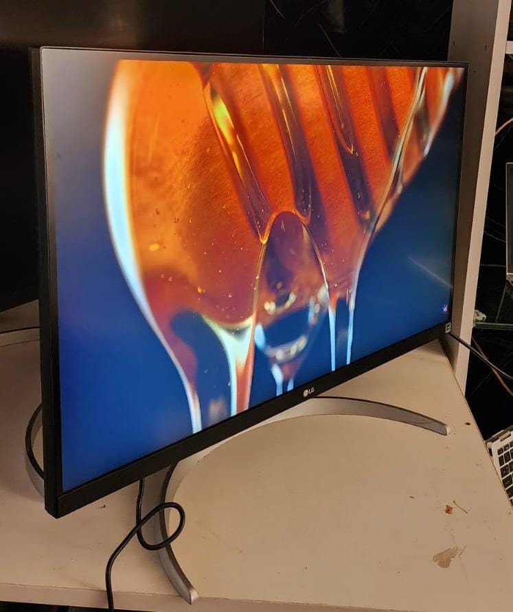 LG 27\" 4K resolution